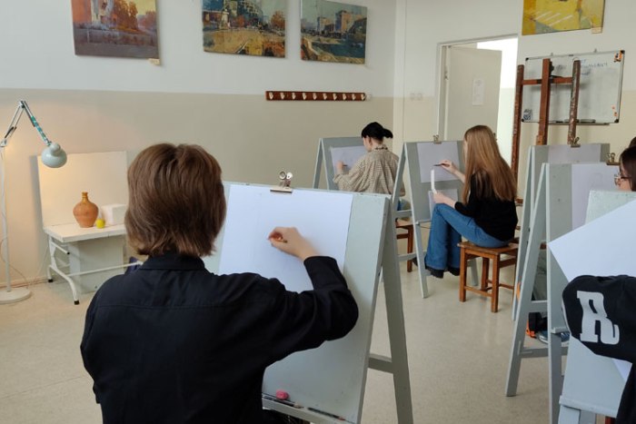 Более 200 школьников приняли участие в конкурсе «Юный художник Приднестровья»