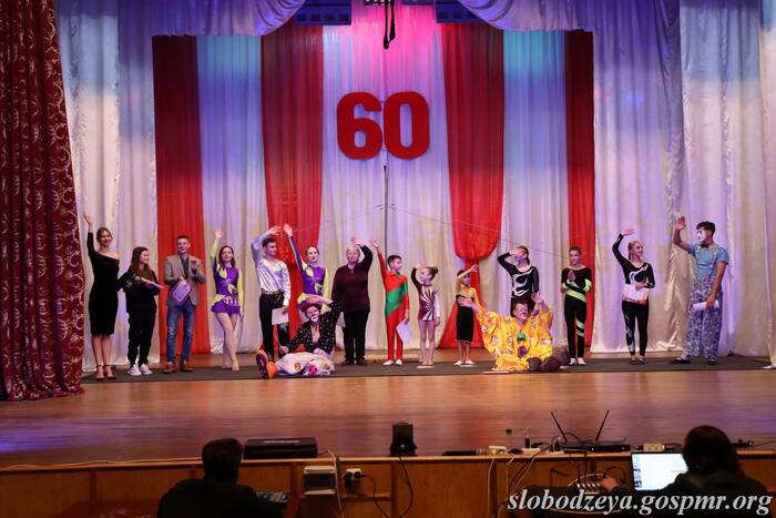 Цирк «Сперанца» посёлка Красное отпраздновал 60-летие