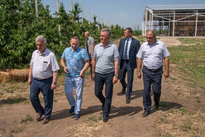 Глава государства посетил фруктохранилище в Слободзейском районе