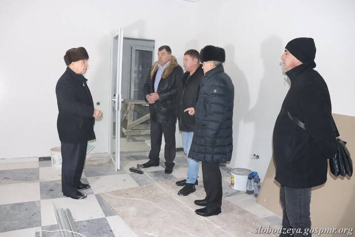 Руководители Слободзеи проверили ход строительных работ на ряде объектах