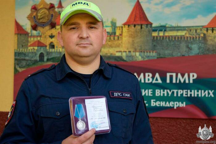 Госавтоинспектор Евгений Праницкий награждён медалью «За спасение жизни» 