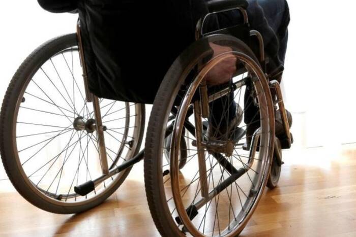 Инвалидам-колясочникам окажут материальную помощь для перепланировки жилья 