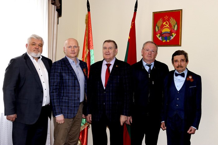 Леонид Манаков встретился с руководителями организаций «Путь домой» и «Гражданский контроль»