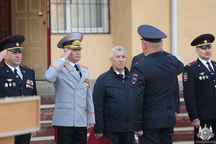 Министр МВД поздравил сотрудников слободзейского РОВД с Днём милиции