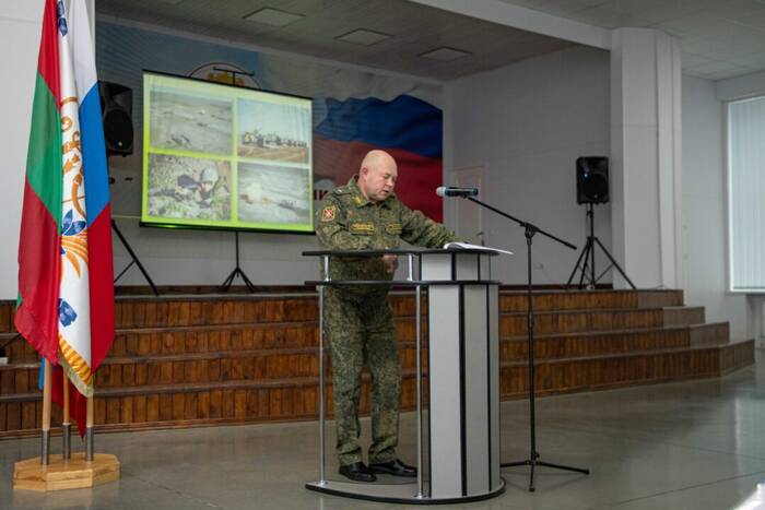 Министр обороны встретился с личным составом Суворовского училища и Военного института