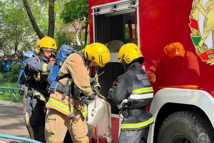 Пожарные провели учения в одном из высотных домов Тирасполя