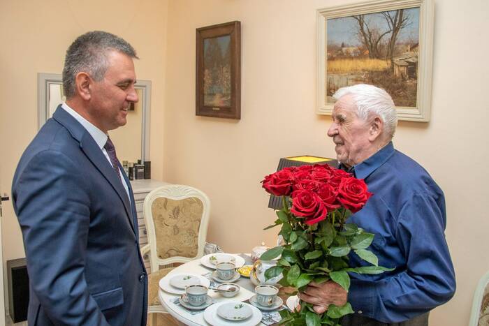 Президент побывал в гостях у ветерана Великой Отечественной войны Владимира Громова
