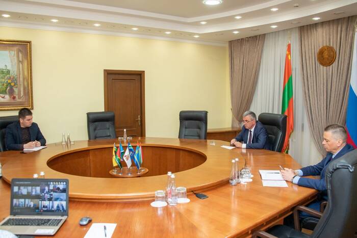 Президент провел совещание с руководством Правительства, Верховного Совета и госадминистраций