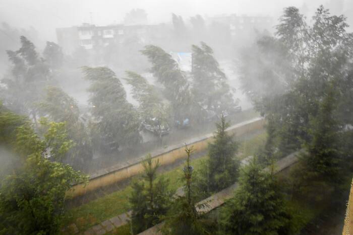 Приднестровцев предупреждают о грозовых дождях