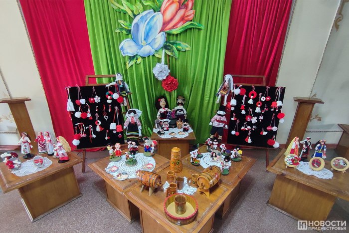 «Приднестровская бутоньерка» открылась в Тираспольском Доме народных традиций и ремесел