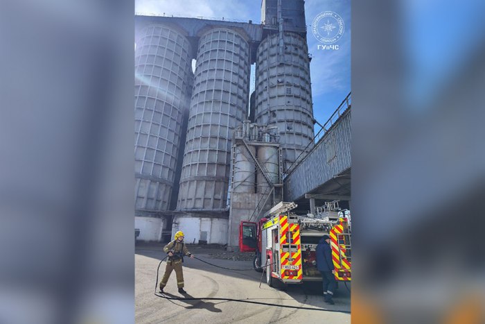 Противопожарные учения прошли на комбинате хлебопродуктов в Бендерах