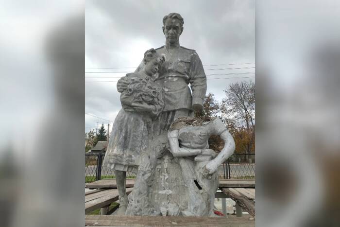 Бендерские реставраторы спасают памятник советскому солдату-освободителю из Дубоссар