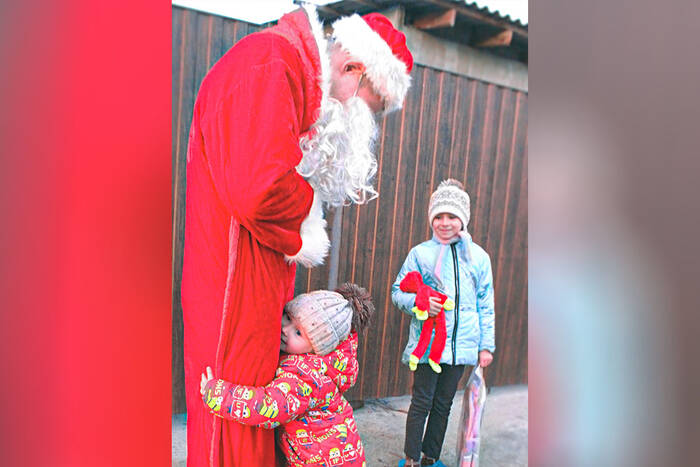 Сотрудники Минфина поздравили детей в рамках акции «Письмо Деду Морозу» 