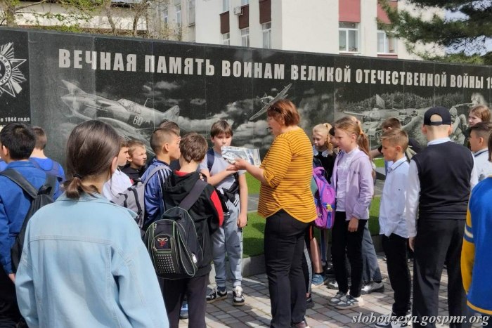 Сотрудники музеев Слободзейского района провели для школьников экскурсии по историческим местам  