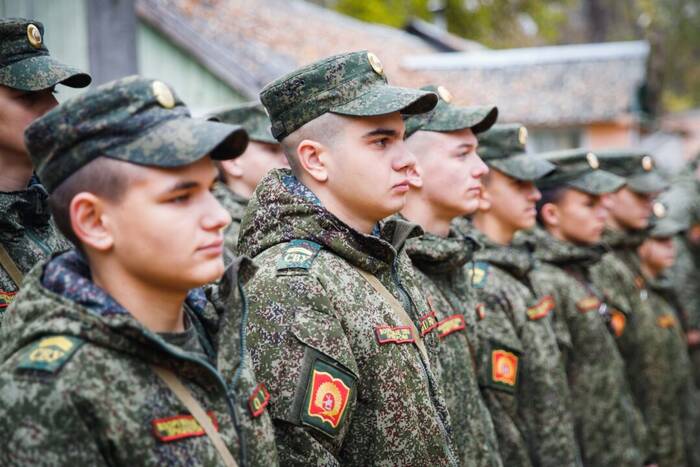 Суворовцы приняли участие в слете ко Дню военного разведчика