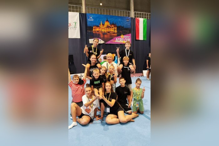 Три золотых медали привезли тираспольские акробаты с турнира в Будапеште