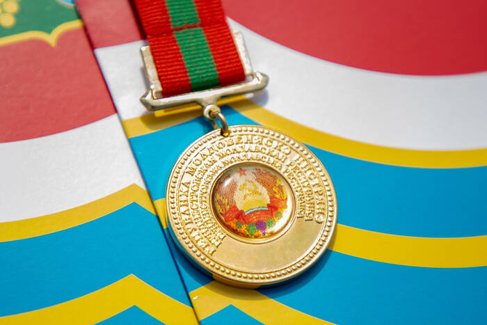 В этом году 386 юных приднестровцев окончили школы с золотыми и серебряными медалями 