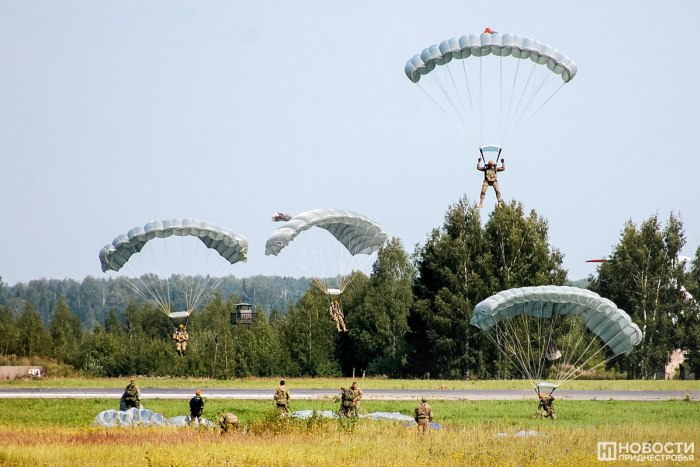В Молдове увеличилась интенсивность парашютных прыжков