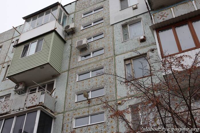 В подъездах многоквартирных домов Слободзейского района меняют окна