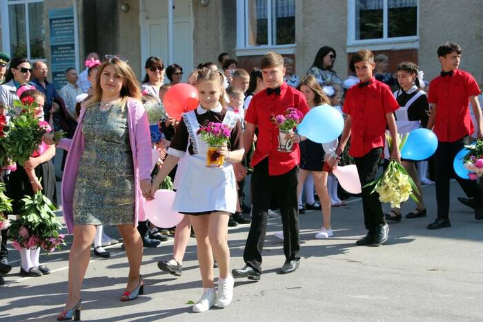 В приднестровских школах прошли линейки, посвященные окончанию учебного года