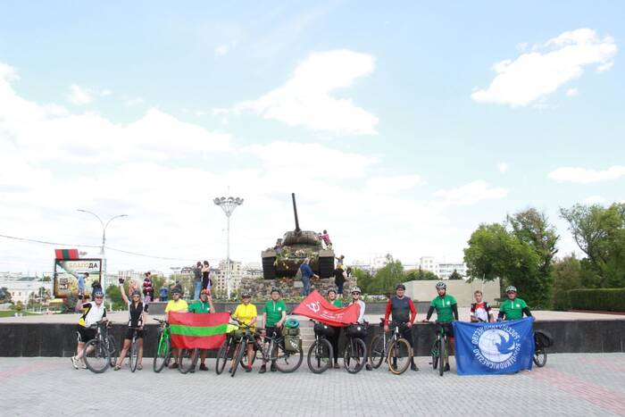 Велоклуб «Покатушки» завершил трёхдневный велопоход на Мемориале Славы в Тирасполе