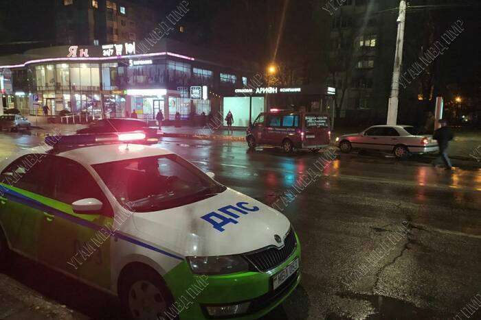 Водитель, сбивший пешехода в столице, скрылся с места ДТП
